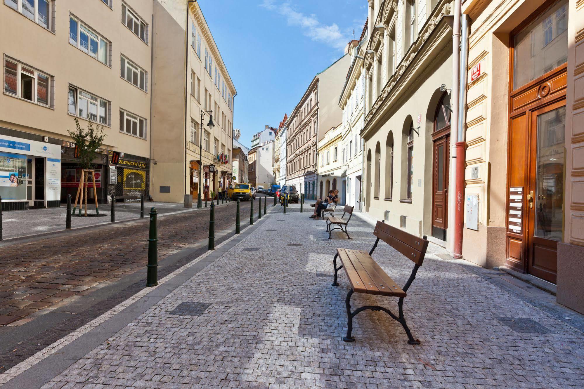 Lovely Prague Apartments - Truhlarska Exterior photo